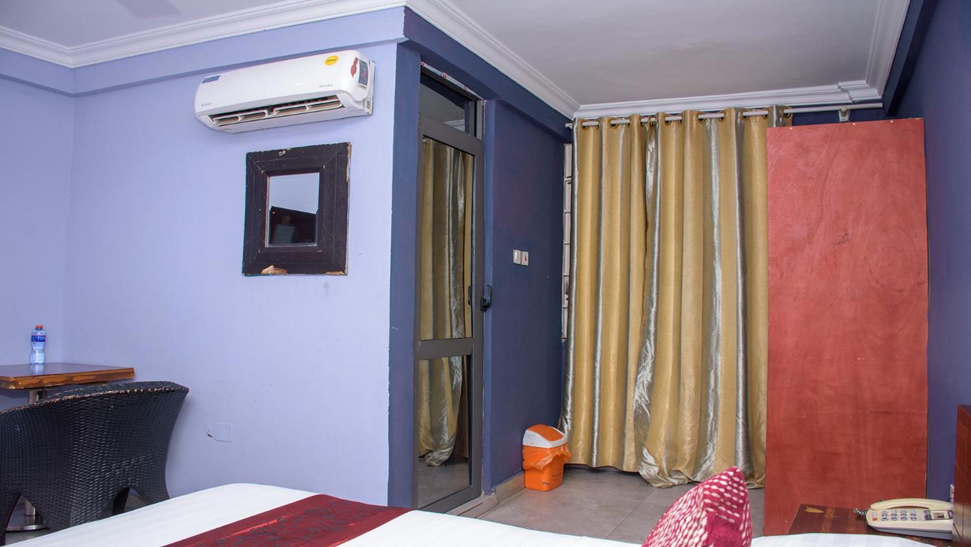 Triple Hill Hotel Weija Exterior foto