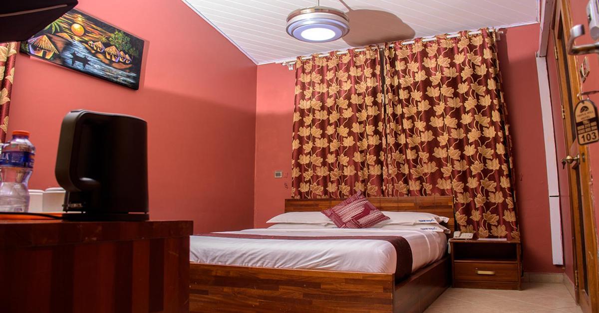 Triple Hill Hotel Weija Exterior foto